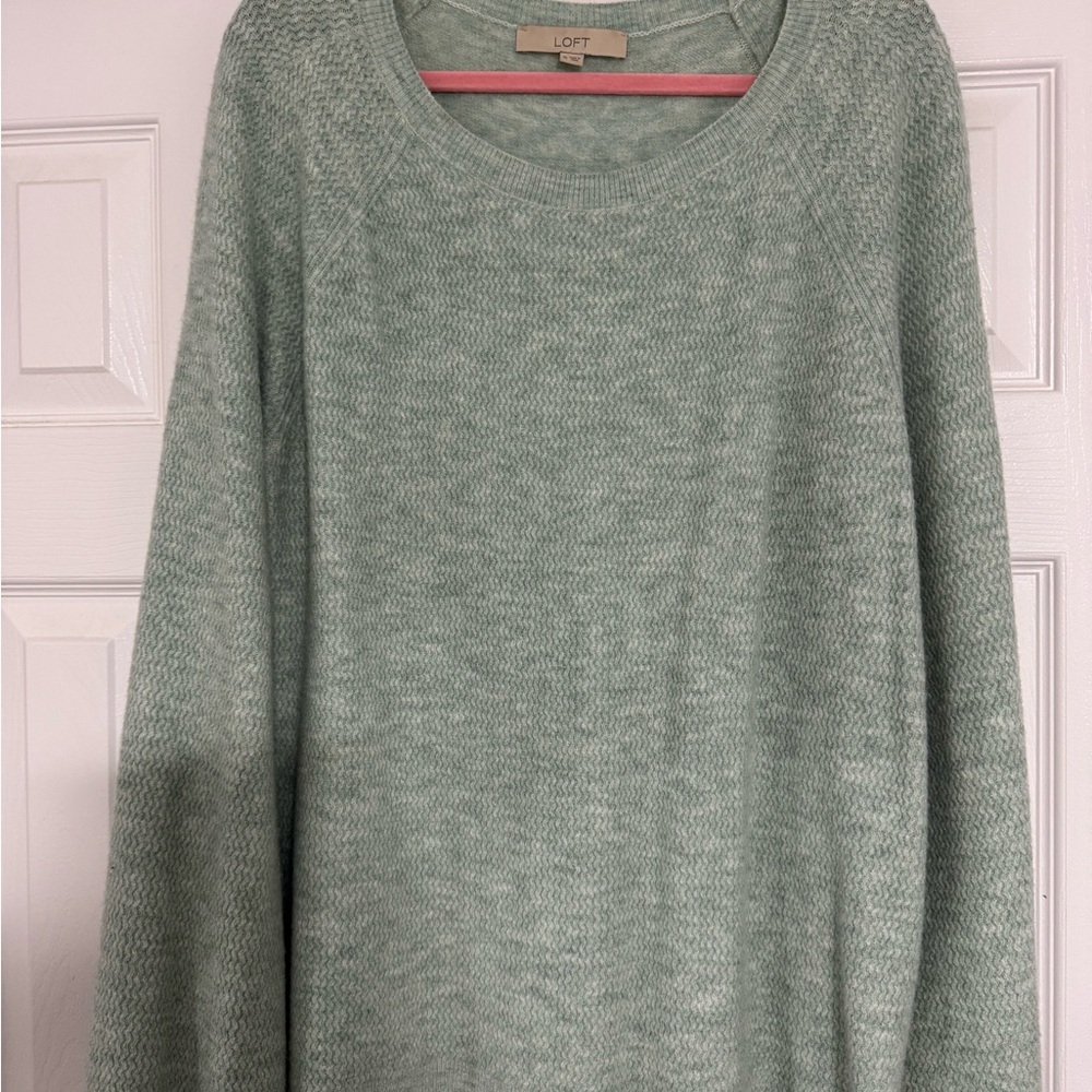 LOFT Women's Green Sweater
